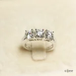 Anello Trilogy in Oro Bianco con Diamanti 1.80 ct